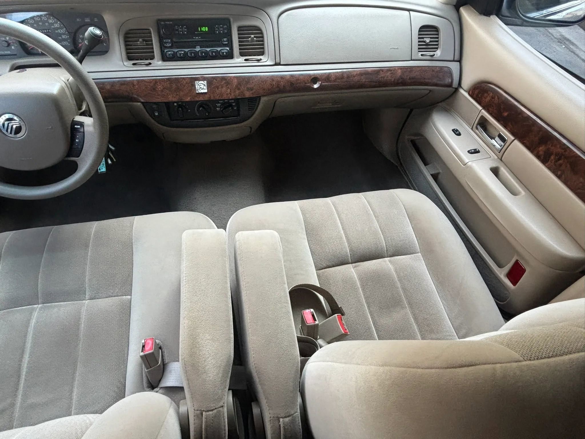 Used 2005 Mercury Grand Marquis GS image 27
