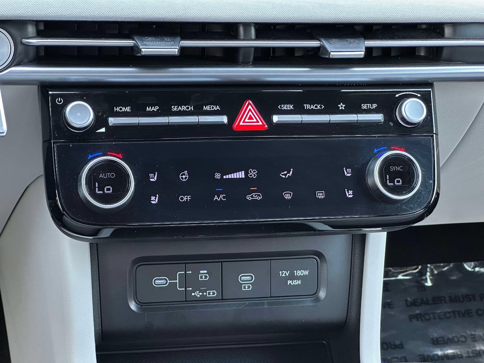 Used 2025 Hyundai Tucson Limited AWD/4WD image 19
