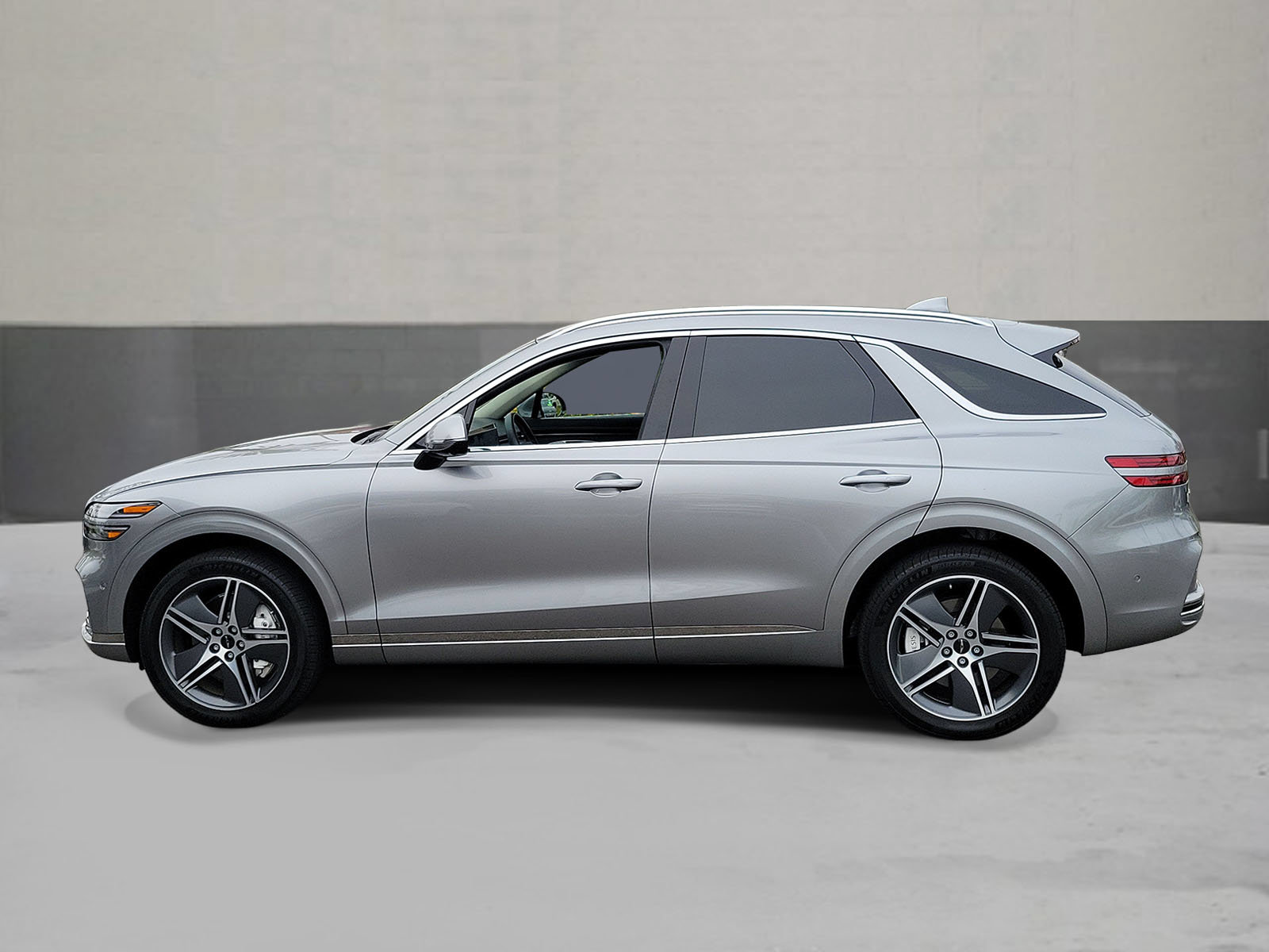 Certified 2026 Genesis Electrified GV70 Prestige AWD/4WD image 3