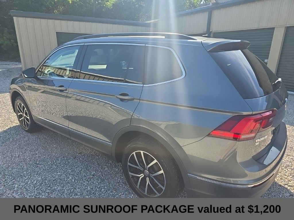Used 2021 Volkswagen Tiguan SE w/ Panoramic Sunroof Package AWD/4WD image 3