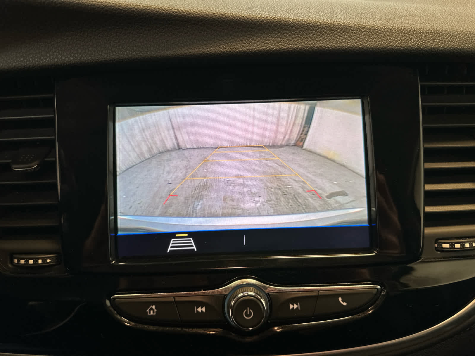 Certified 2022 Buick Encore Preferred w/ Safety Package image 16