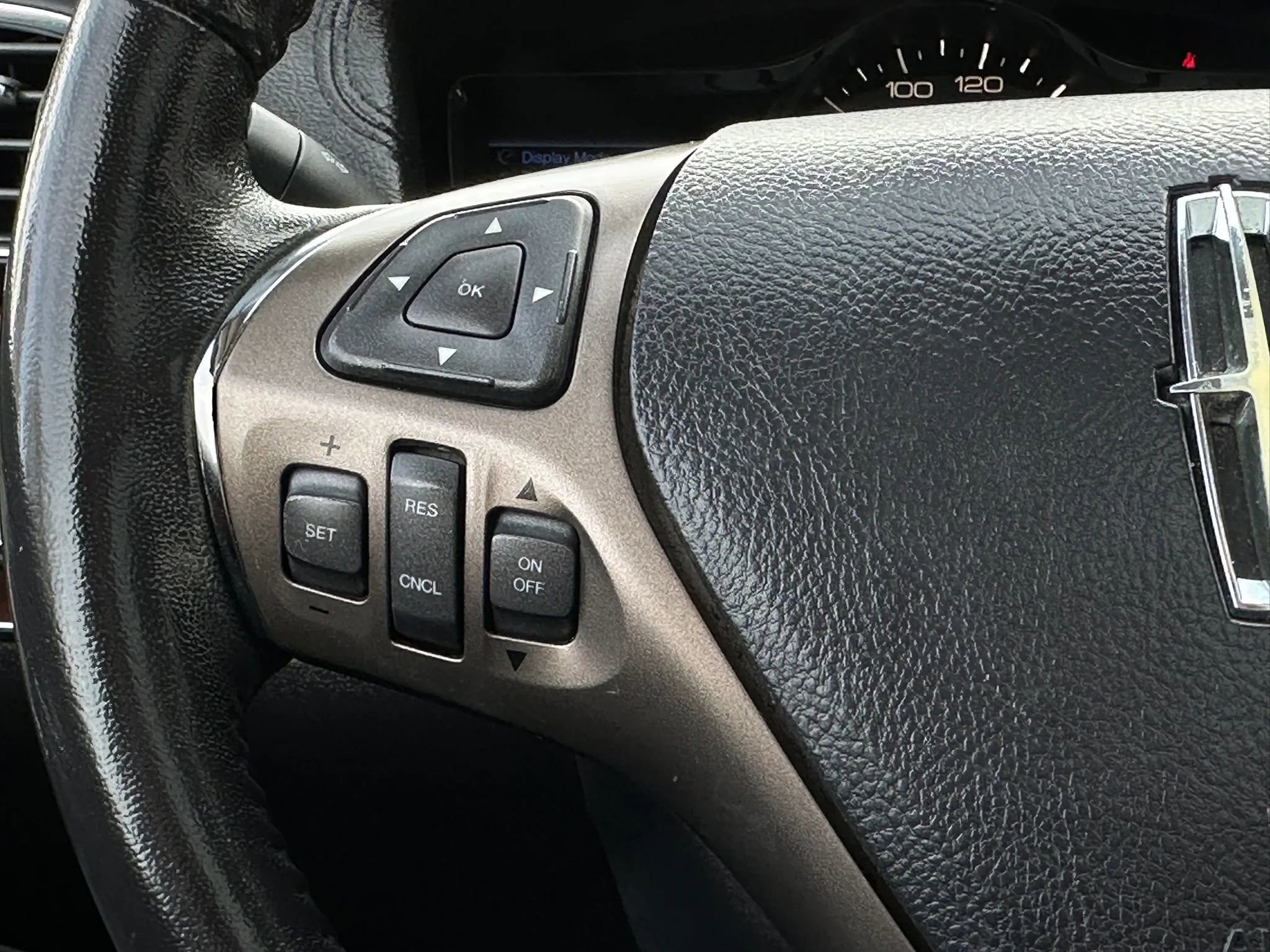 Used 2013 Lincoln MKX FWD image 30