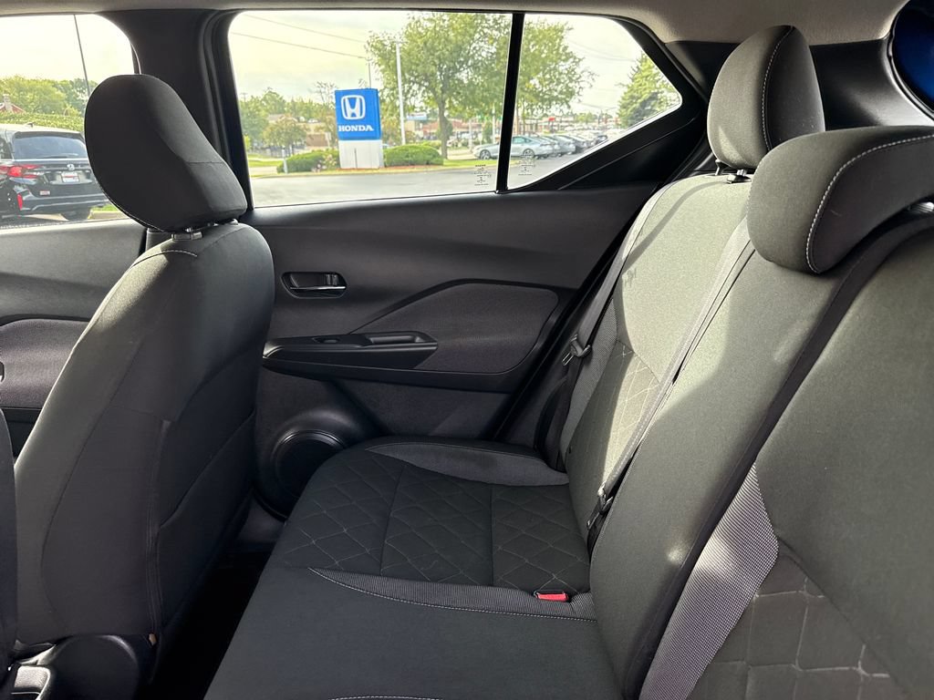 Used 2018 Nissan Kicks SV FWD image 19