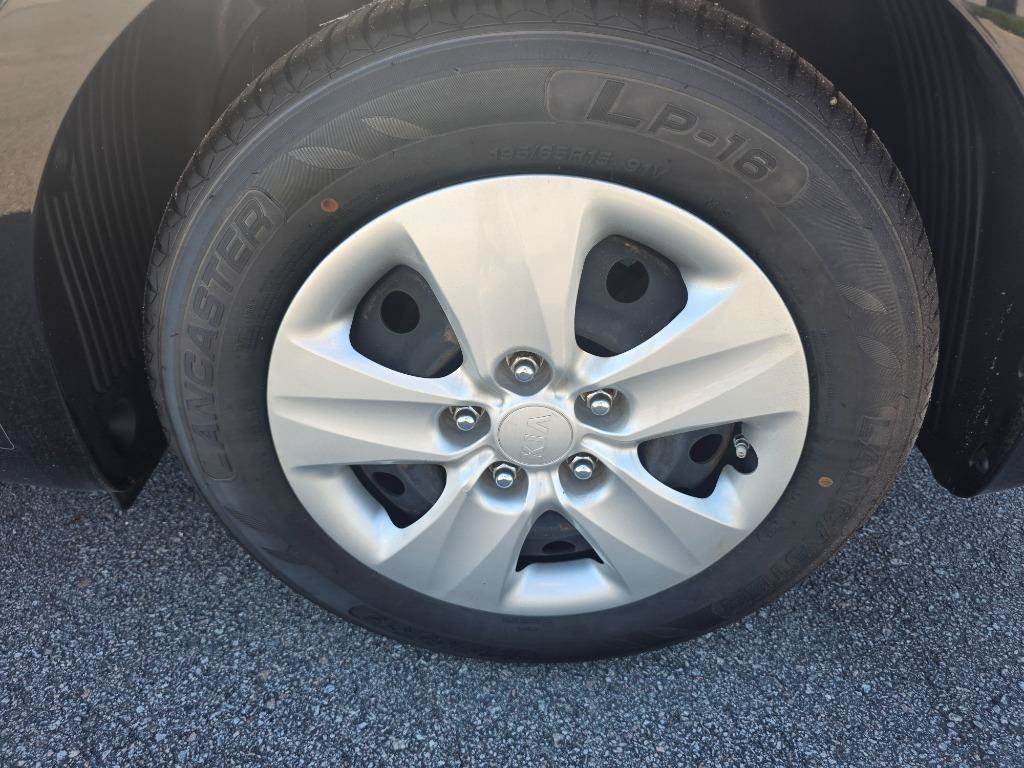 Used 2016 Kia Forte LX FWD image 19