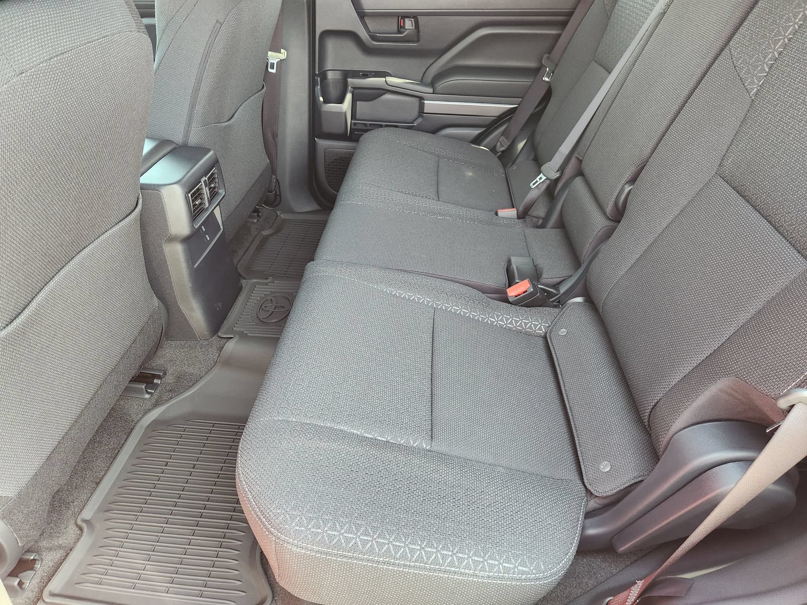 New 2026 Toyota 4Runner SR5 AWD/4WD image 24