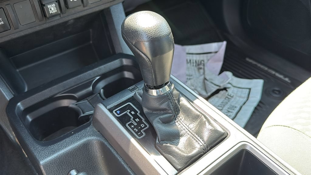 Used 2020 Toyota Tacoma SR5 AWD/4WD image 18