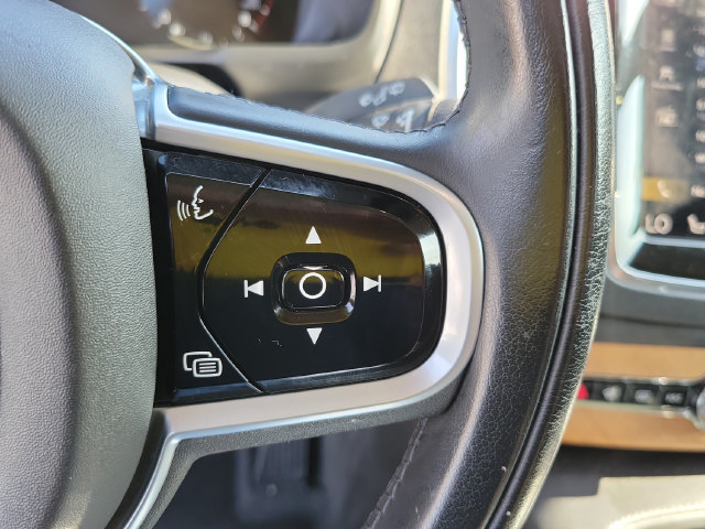 Used 2021 Volvo XC90 T6 Momentum w/ Protection Package Premier AWD/4WD image 28