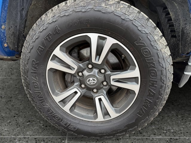 Certified 2017 Toyota Tacoma TRD Sport w/ Premium & Technology Package AWD/4WD image 10