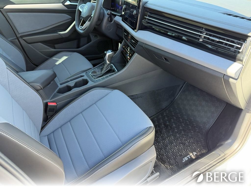 Used 2026 Volkswagen Jetta SE image 15