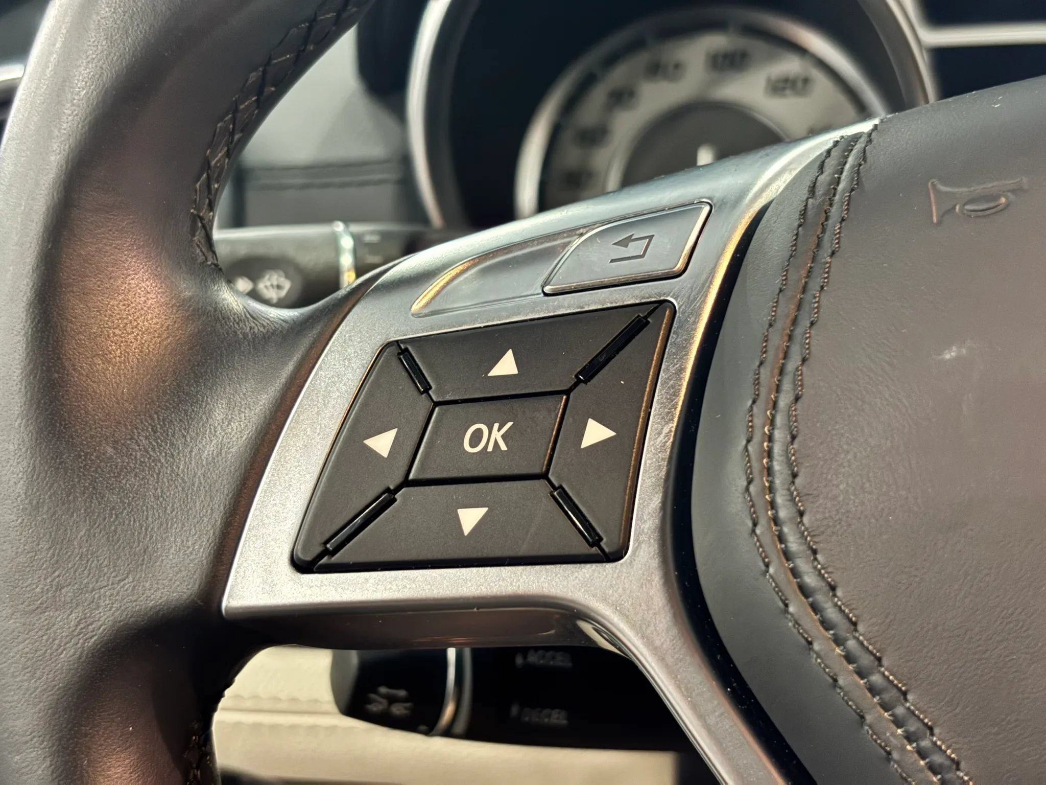 Used 2016 Mercedes-Benz SL 400 image 25