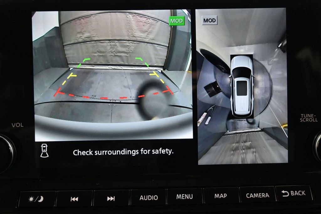 Used 2024 Nissan Pathfinder Platinum FWD image 14