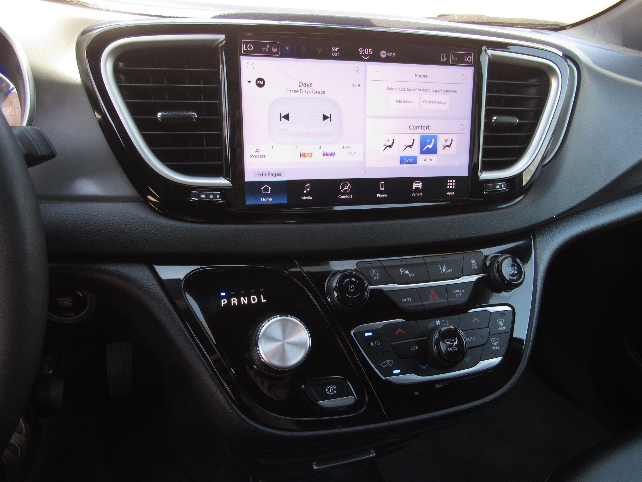 Used 2025 Chrysler Pacifica Select FWD image 19