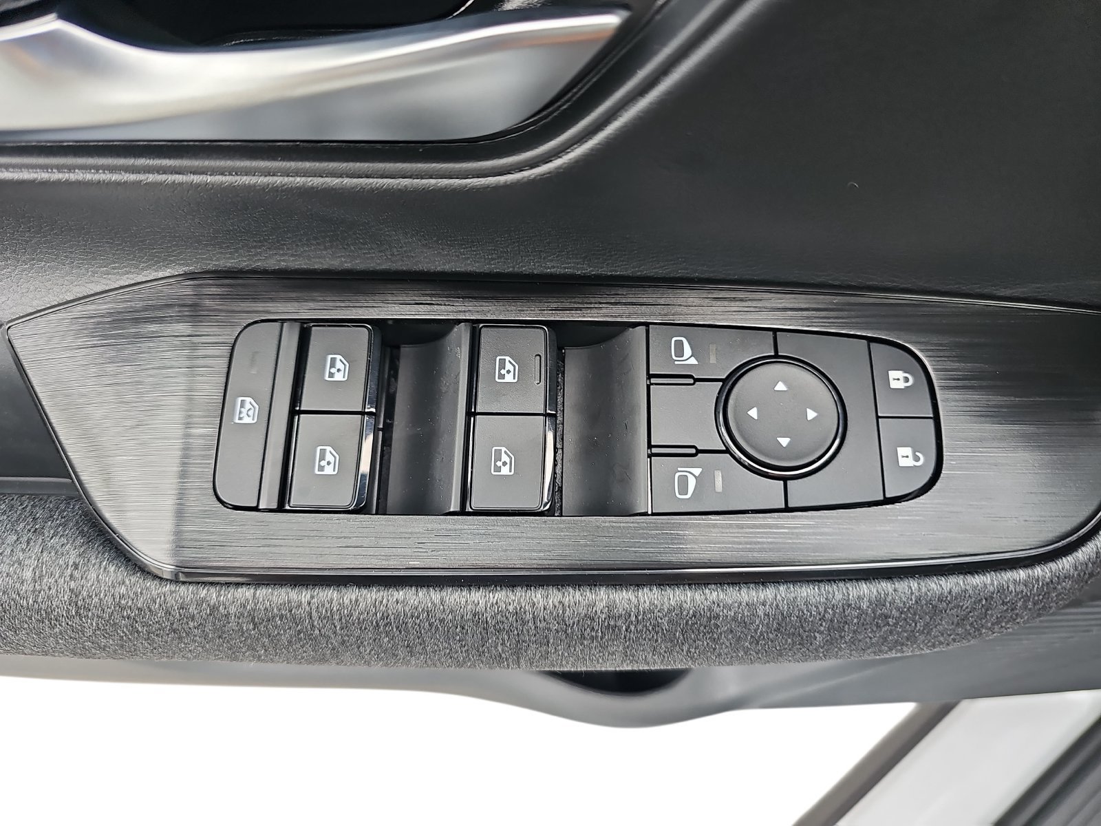 New 2027 Nissan Kicks SV w/ SV Premium Package FWD image 27