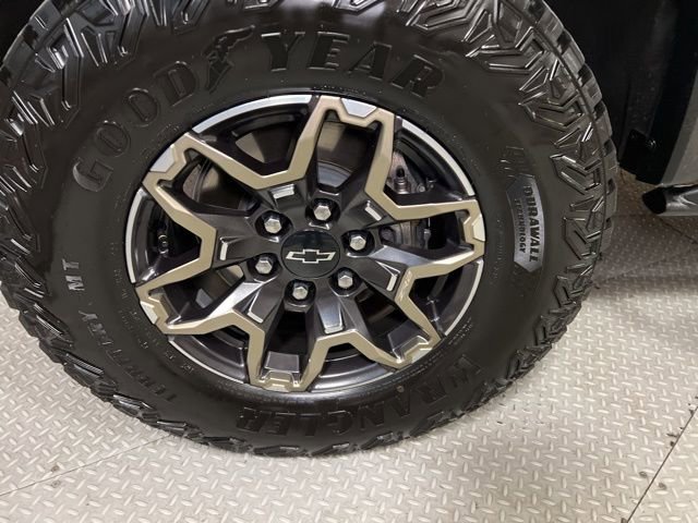 Used 2023 Chevrolet Colorado ZR2 w/ ZR2 Convenience Package III image 25