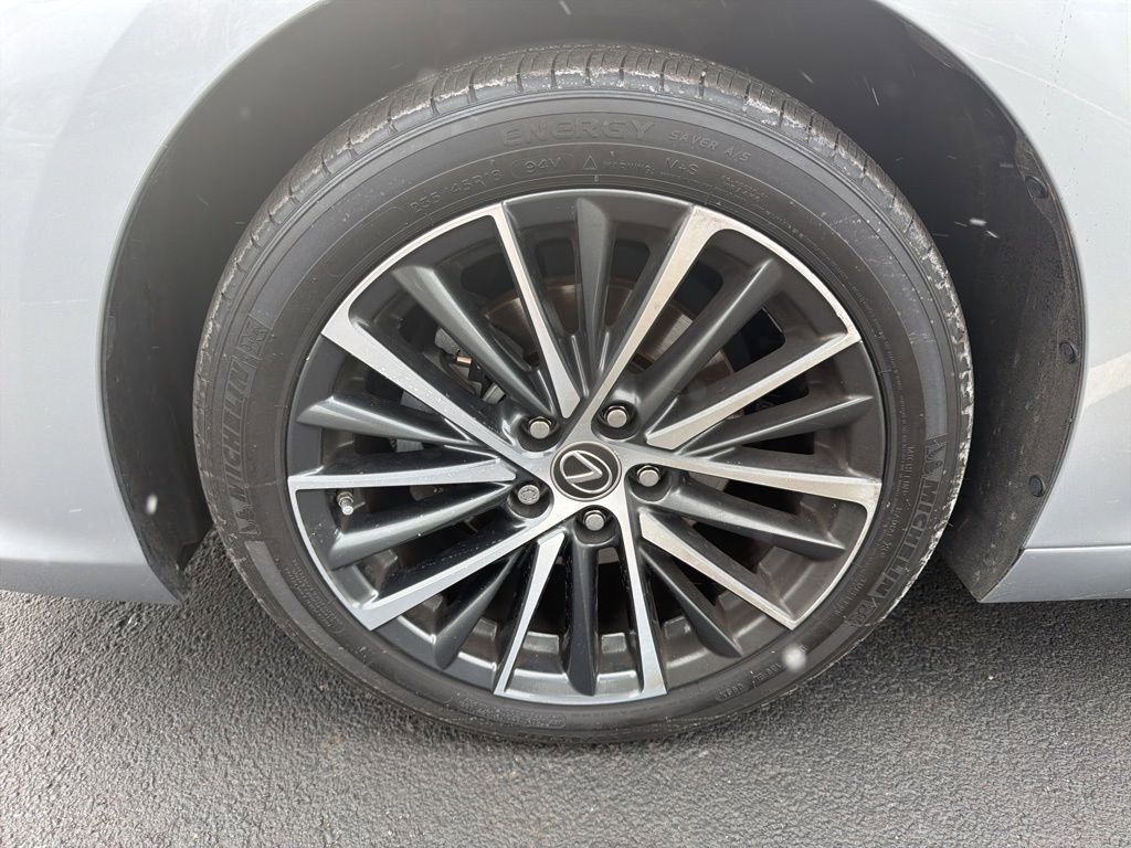 Used 2022 Lexus ES 350 w/ Premium Package image 10