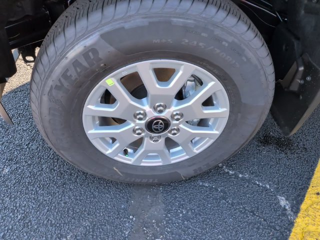 Used 2026 Toyota Tacoma SR5 AWD/4WD image 8