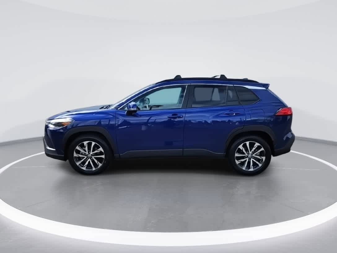 Certified 2022 Toyota Corolla Cross XLE w/ Convenience Package AWD/4WD image 5