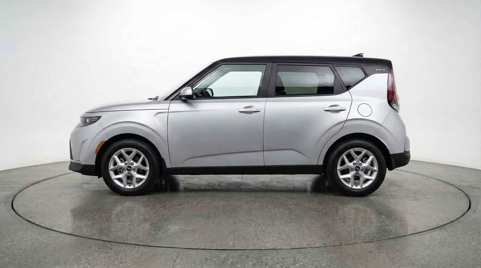 Used 2025 Kia Soul LX w/ LX Technology Package image 5