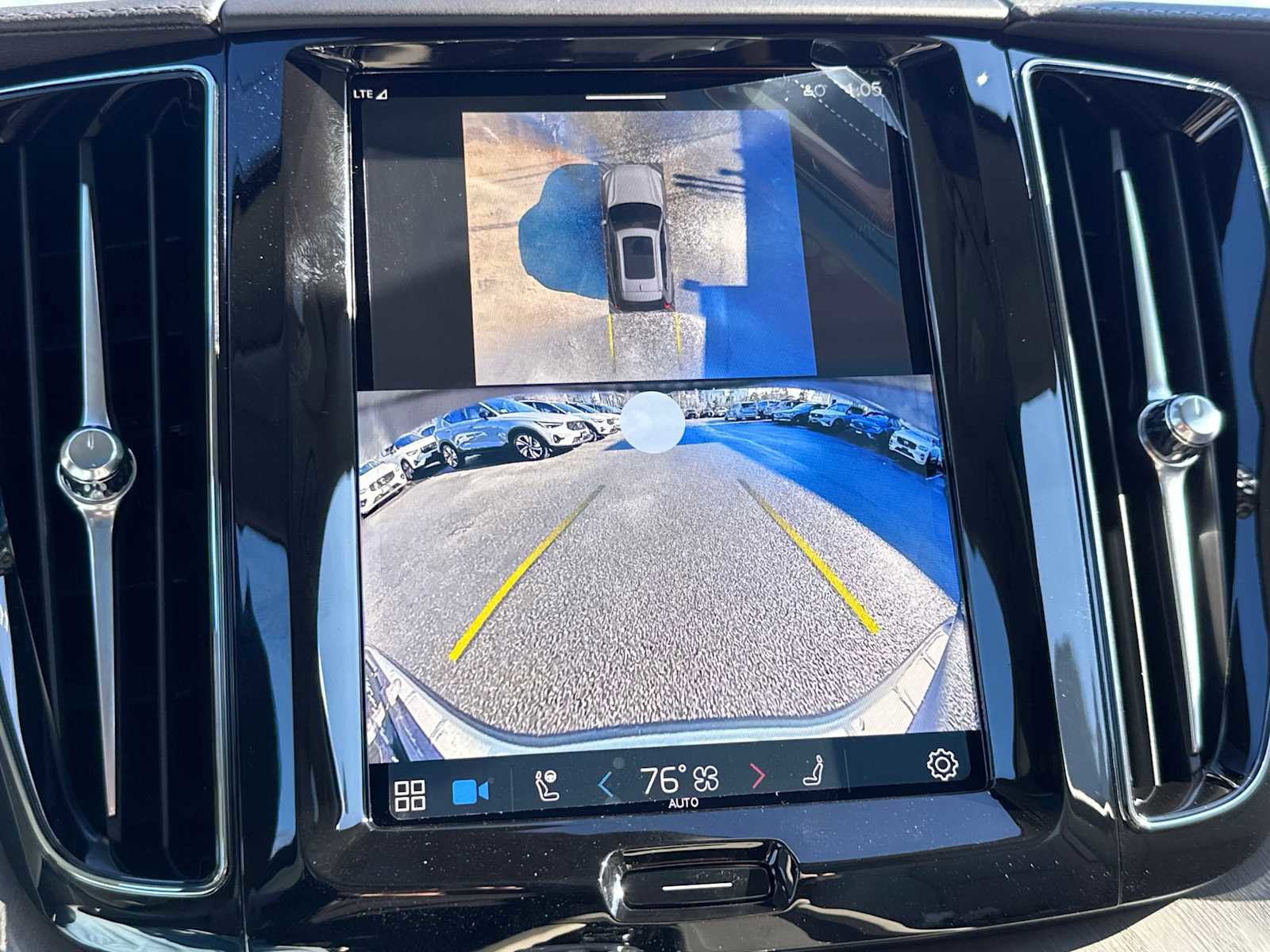 Used 2025 Volvo XC60 B5 Ultra w/ Protection Package Premier image 26