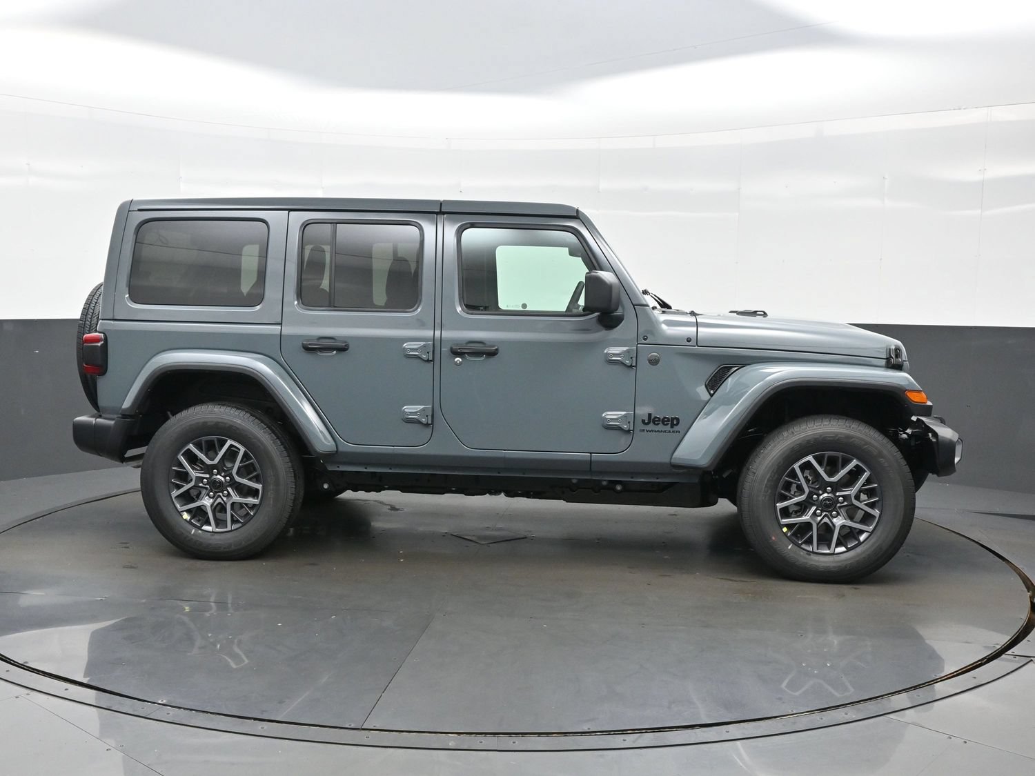 New 2026 Jeep Wrangler Unlimited Sahara w/ Safety Group AWD/4WD image 10