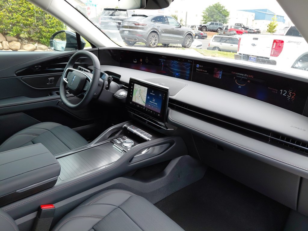 New 2026 Lincoln Nautilus Reserve w/ Jet Appearance Package AWD/4WD image 38