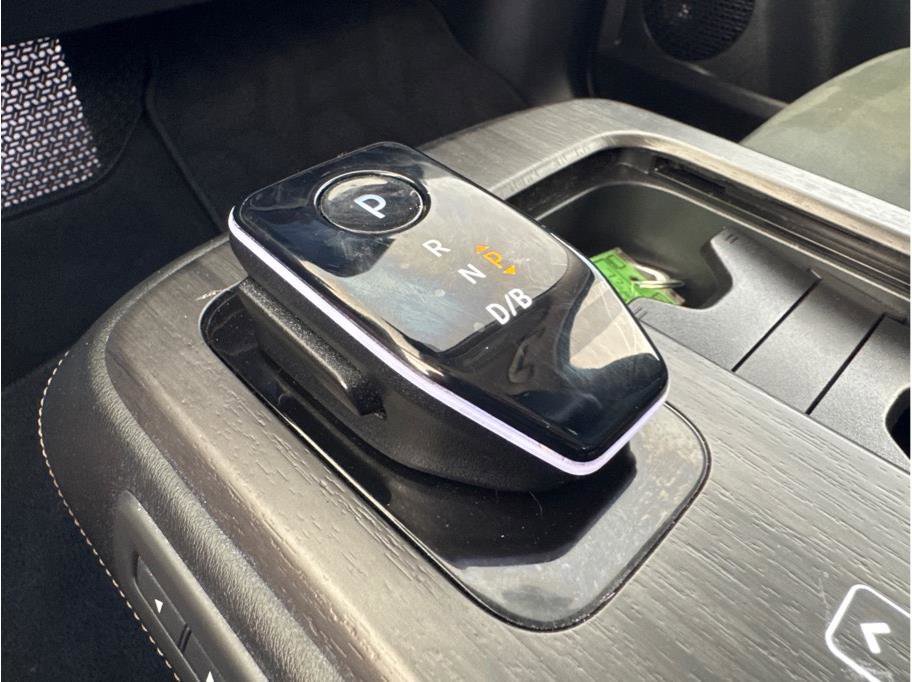 Used 2023 Nissan Ariya AWD image 25