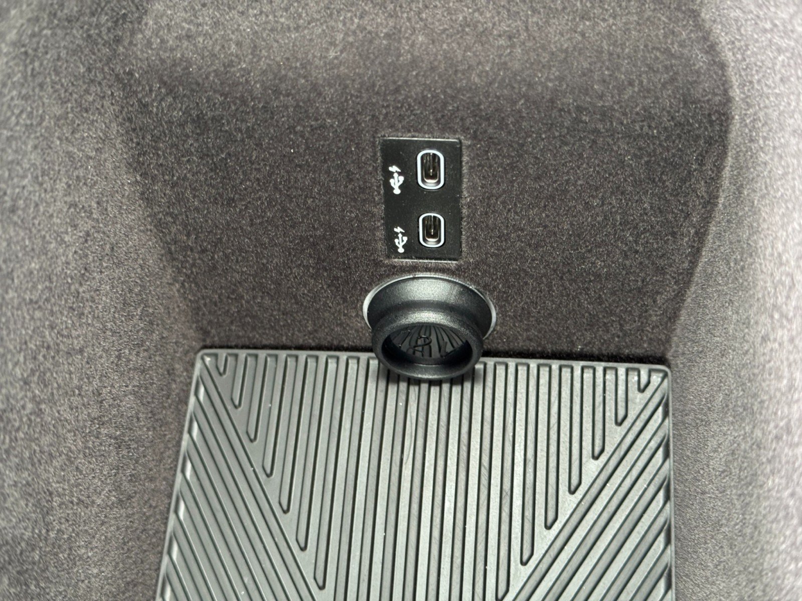 Used 2023 BMW 740i RWD image 38