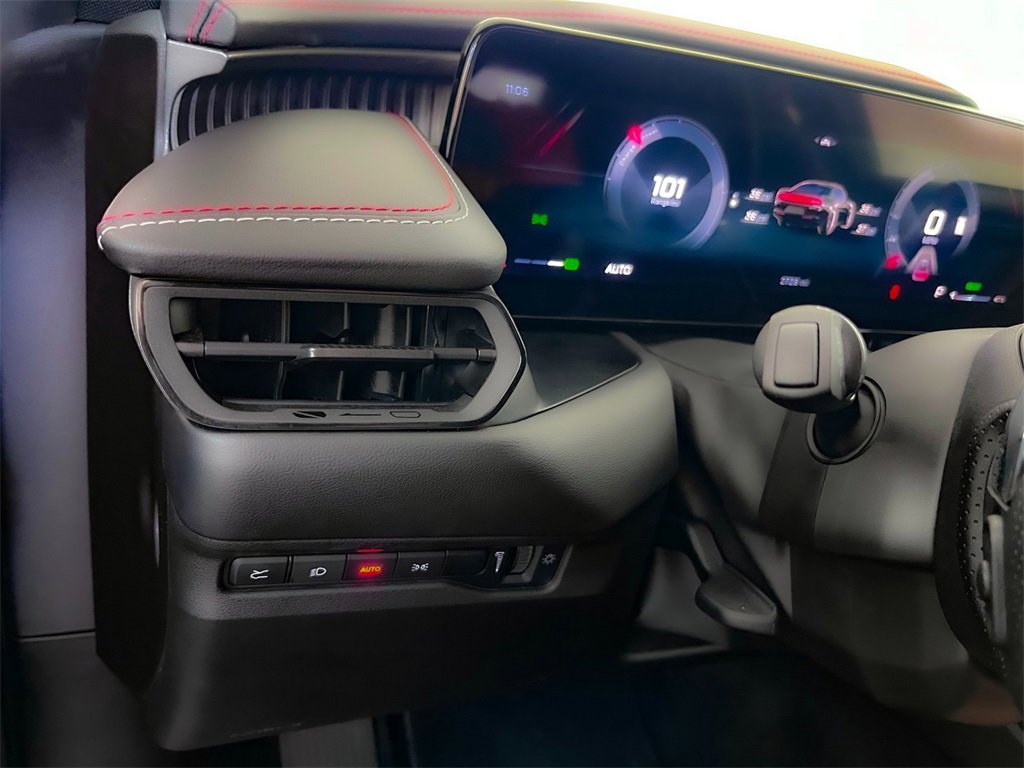 Used 2025 Dodge Charger R/T Scat Pack w/ Track Pack image 31