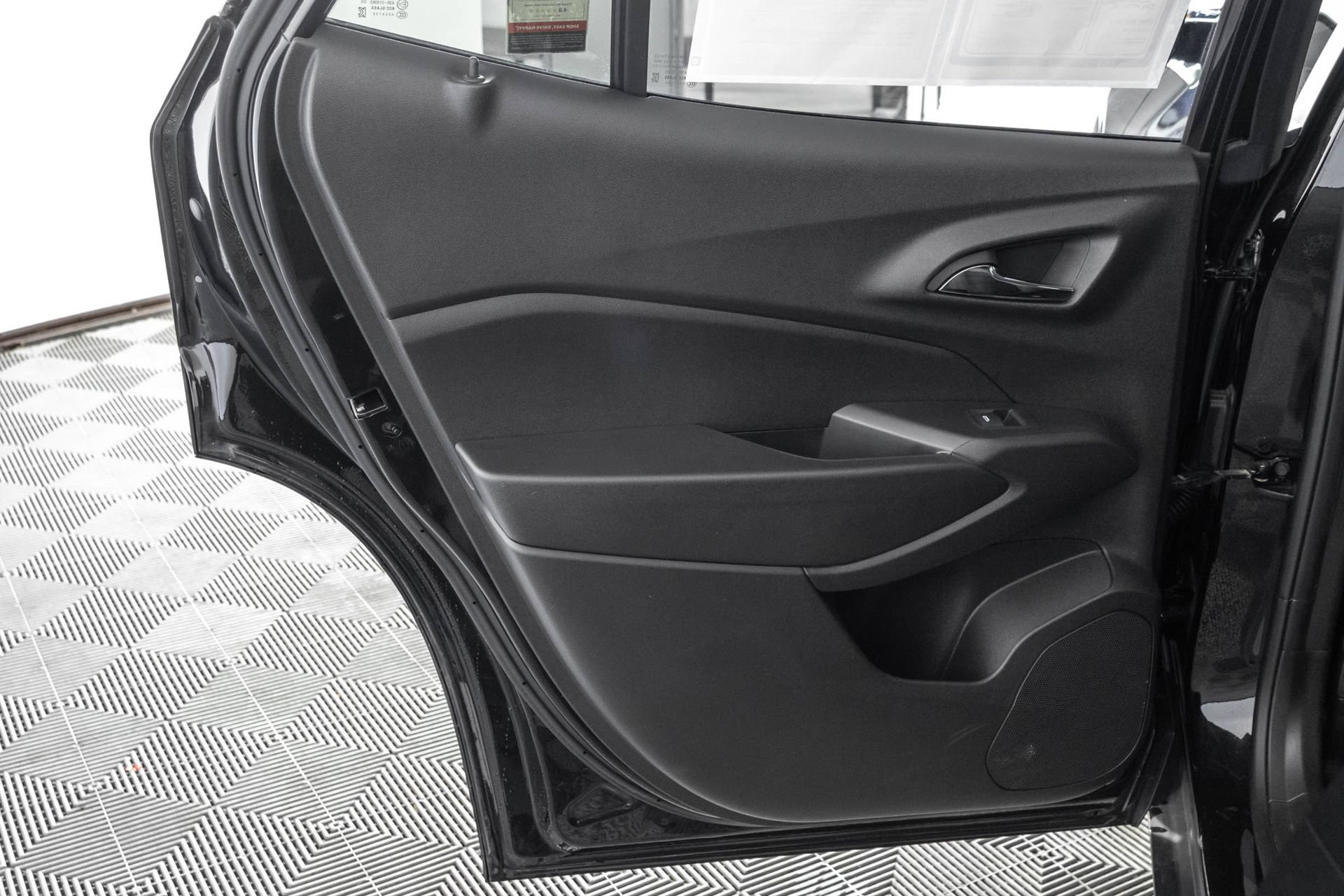 Used 2024 Chevrolet Trax ACTIV w/ Driver Confidence Package FWD image 36