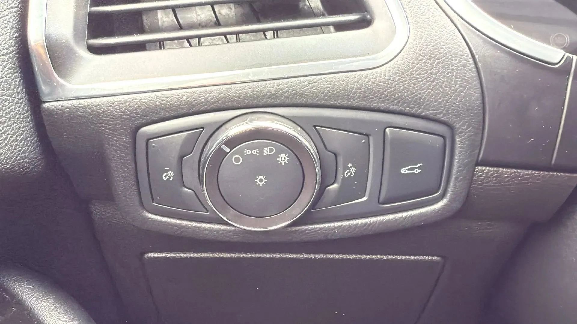 Used 2018 Ford Edge Sport w/ Ford Safe & Smart Package image 15