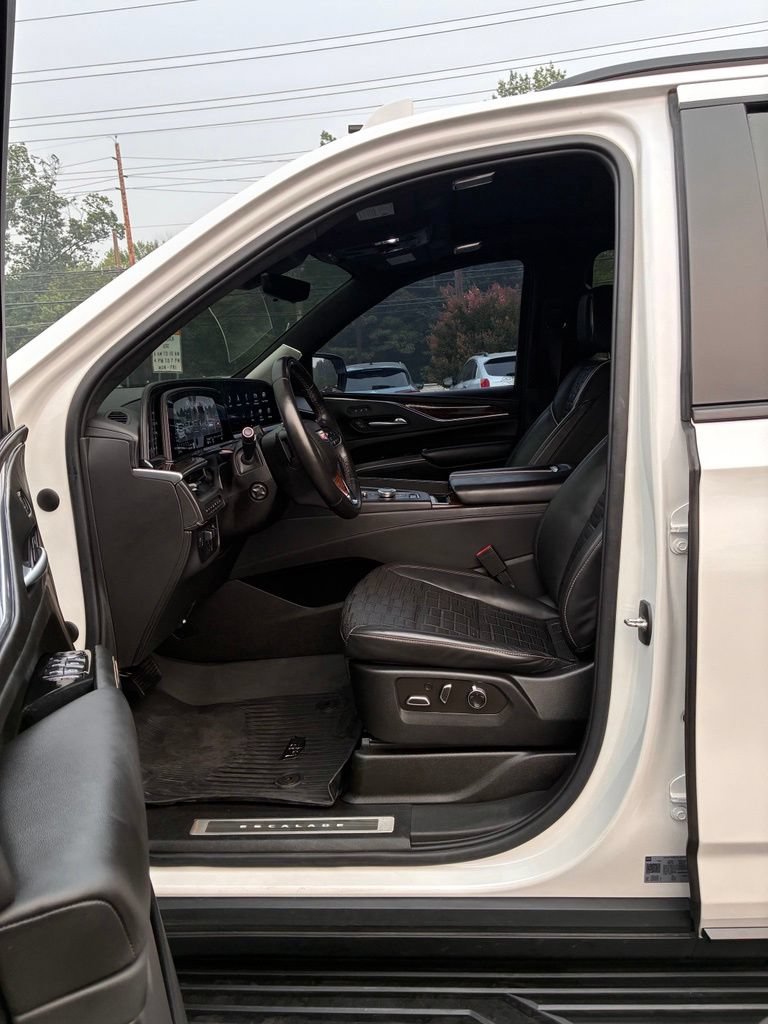 Used 2021 Cadillac Escalade ESV Sport Platinum w/ LPO, ONYX Package AWD/4WD image 30