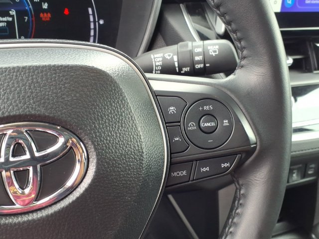Certified 2025 Toyota Corolla Cross XLE FWD image 21