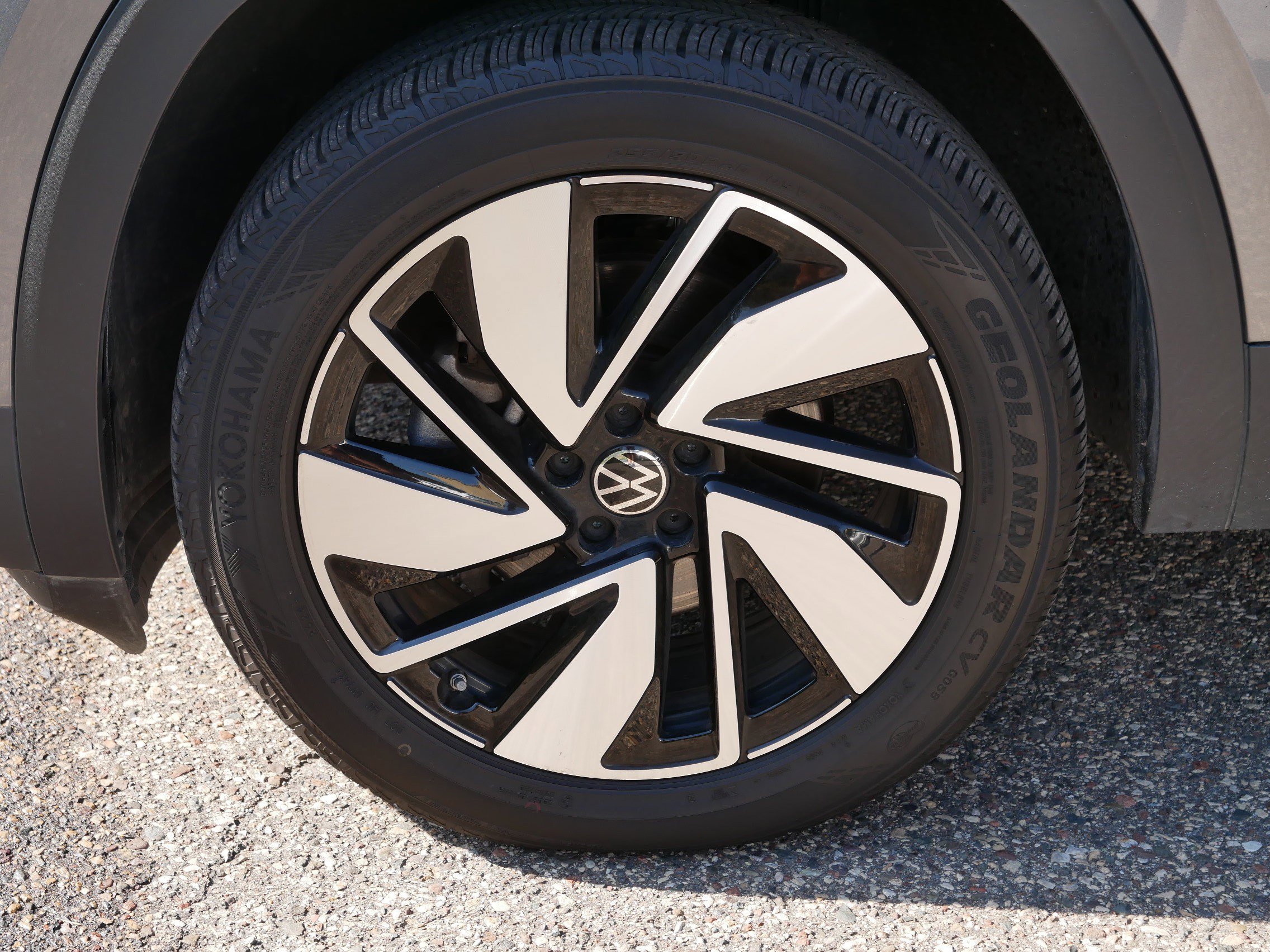 Used 2025 Volkswagen Atlas SE image 15