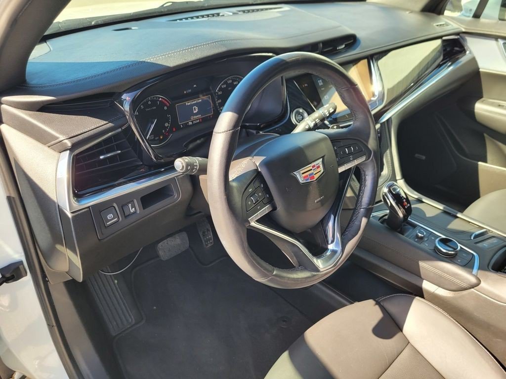 Certified 2024 Cadillac XT6 Premium Luxury FWD image 15