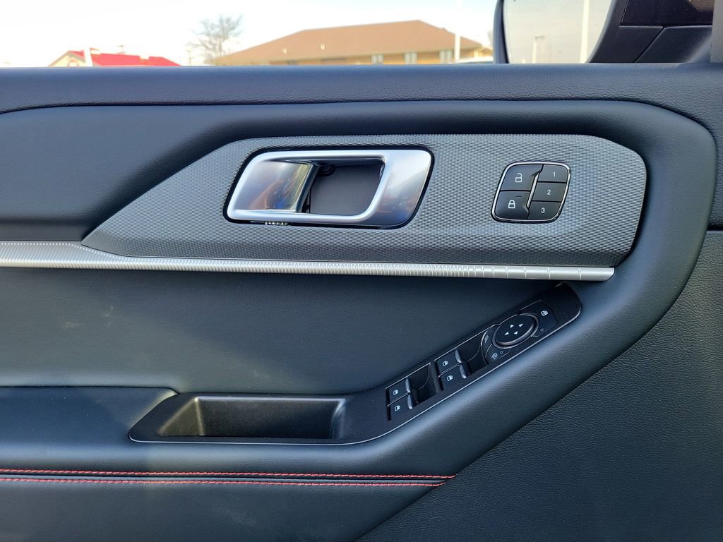 New 2026 Ford Explorer ST-Line w/ ST-Line Street Pack image 18