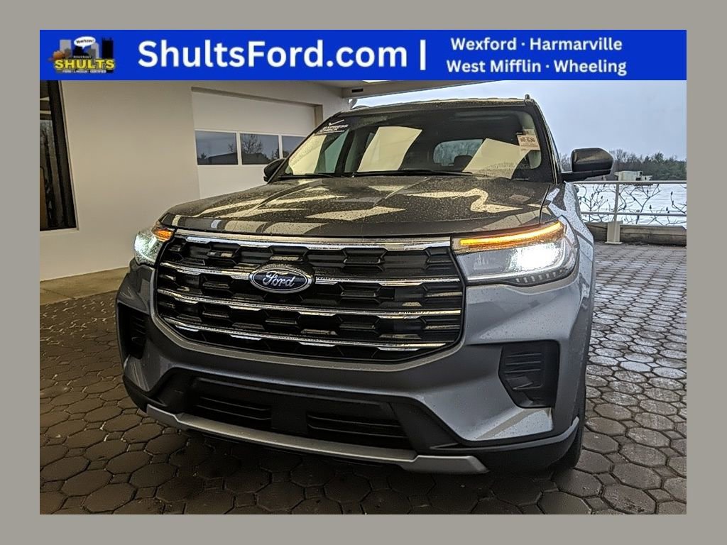 Used 2025 Ford Explorer Active image 1