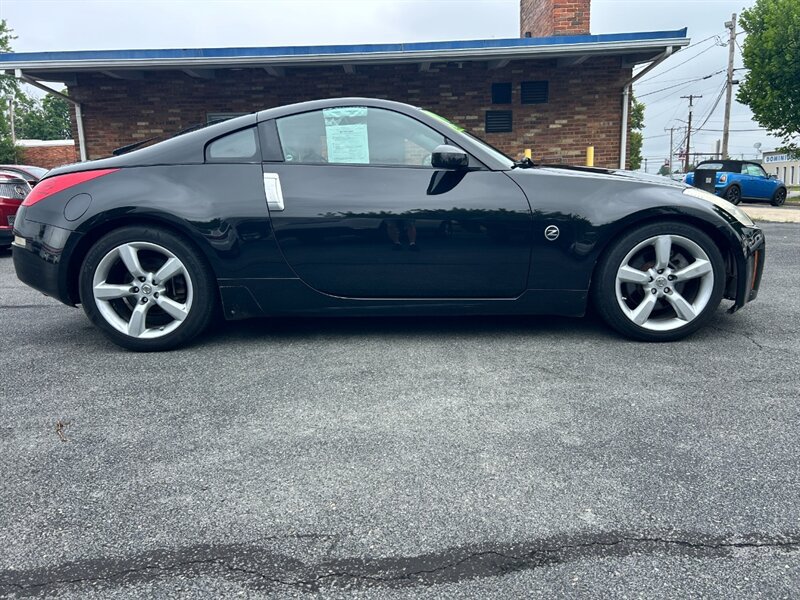 Used 2008 Nissan 350Z Touring RWD image 2