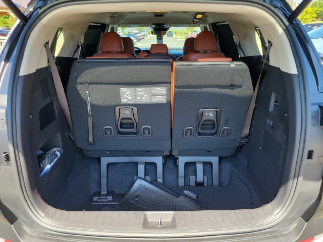 New 2026 Kia Carnival EX FWD image 9