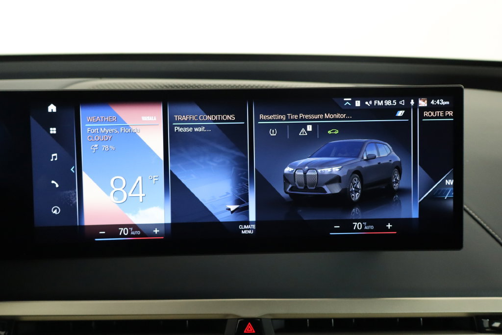 Used 2023 BMW iX xDrive50 w/ Premium Package AWD/4WD image 34