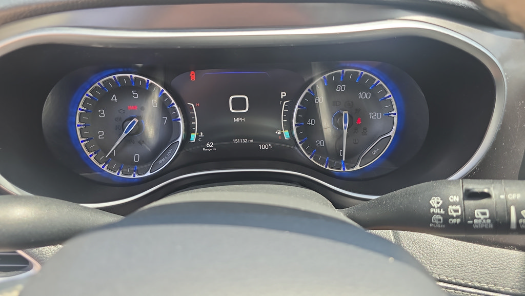 Used 2018 Chrysler Pacifica Limited FWD image 17
