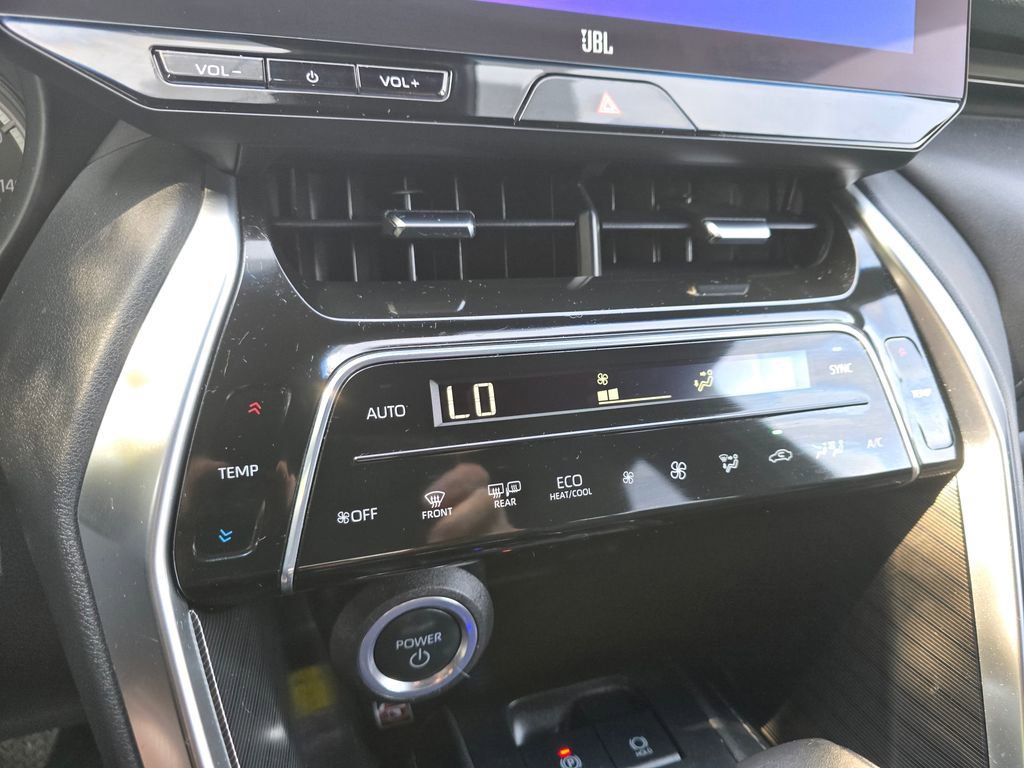 Used 2023 Toyota Venza XLE AWD/4WD image 24