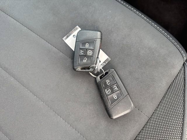 Used 2024 Volkswagen Taos SE FWD image 5