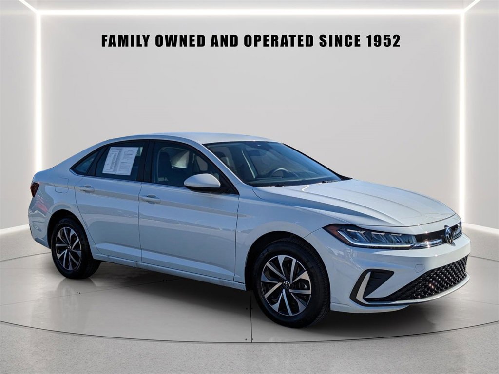 Used 2025 Volkswagen Jetta S image 6