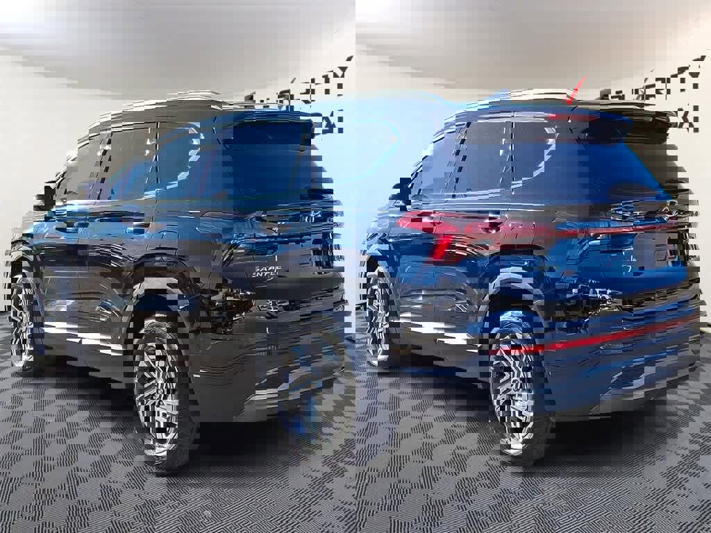 Used 2023 Hyundai Santa Fe SEL image 6