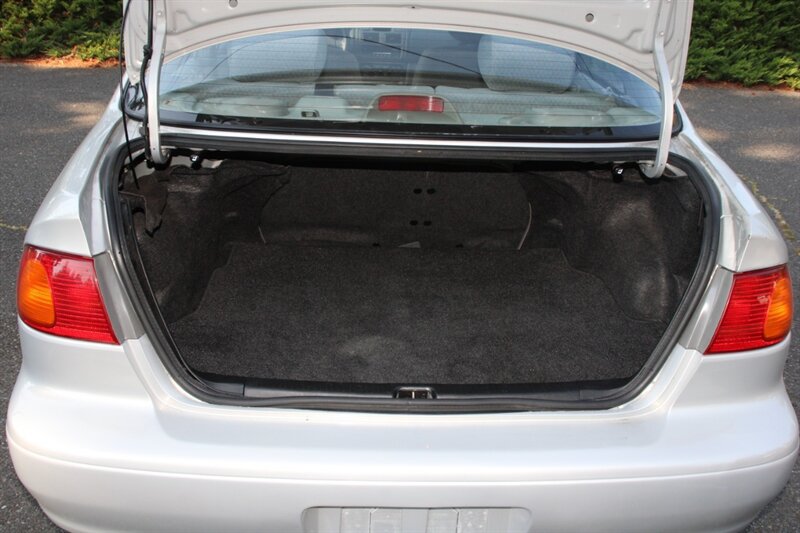 Used 2002 Toyota Corolla LE FWD image 15