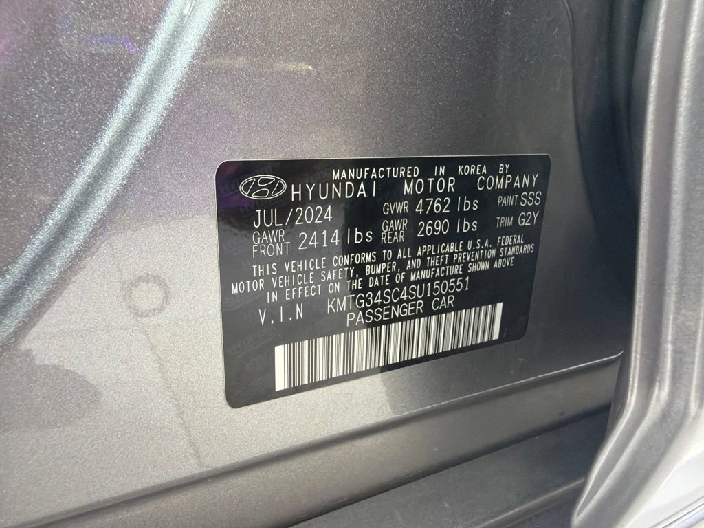 Used 2025 Genesis G70 2.5T RWD image 12