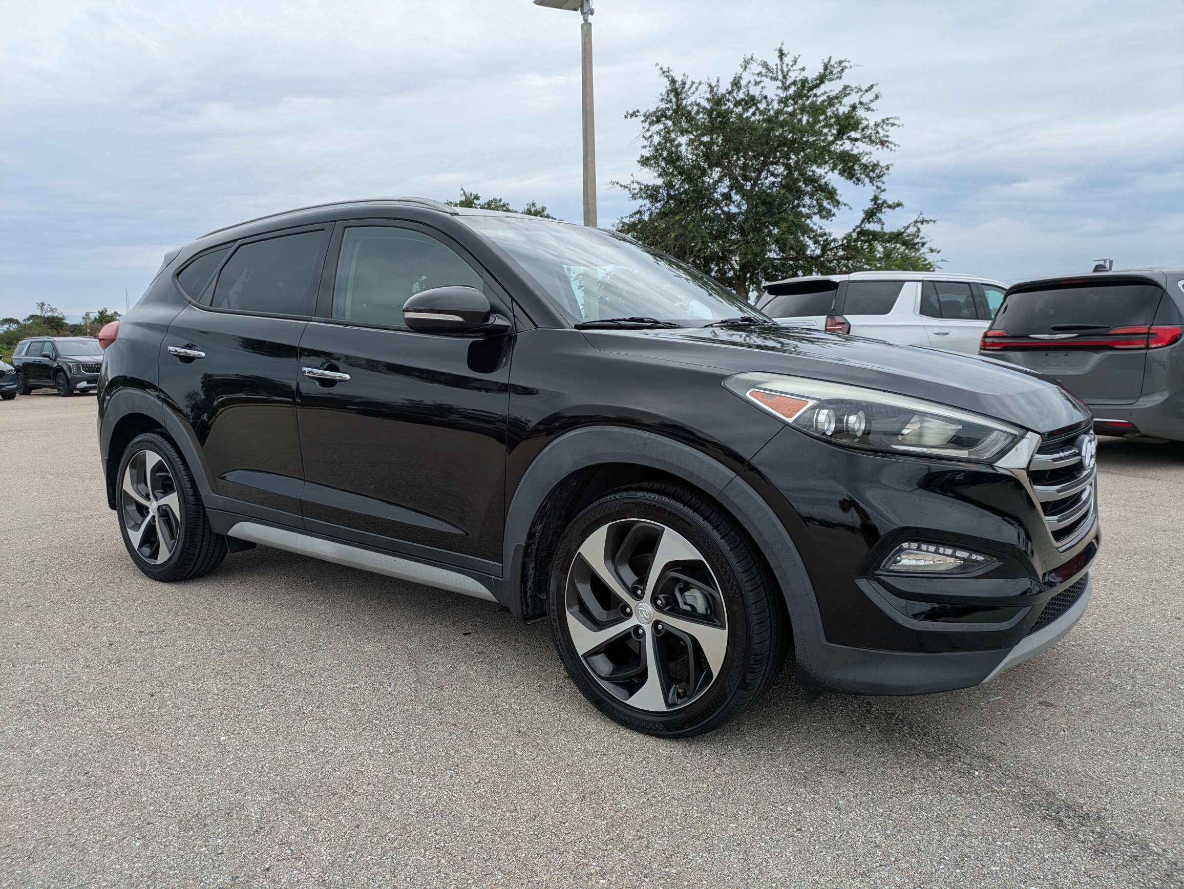 Used 2018 Hyundai Tucson Limited FWD image 2