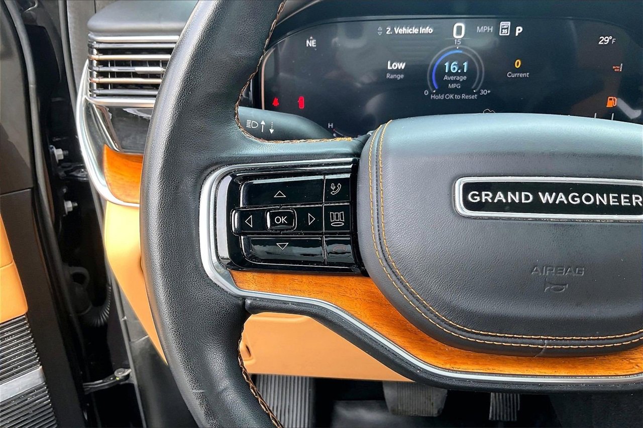Used 2022 Jeep Grand Wagoneer Series III image 32
