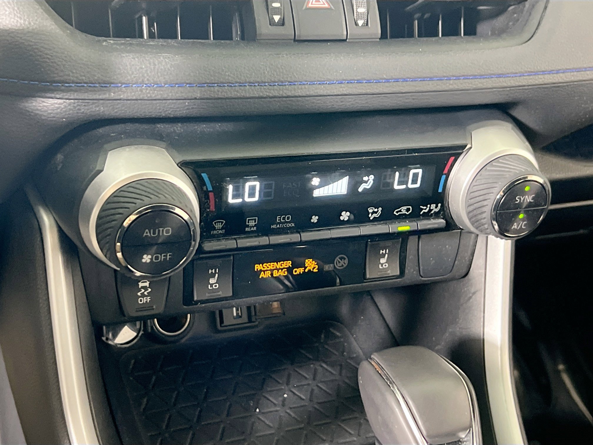 Used 2022 Toyota RAV4 XSE w/ XSE Grade Weather Package AWD/4WD image 15