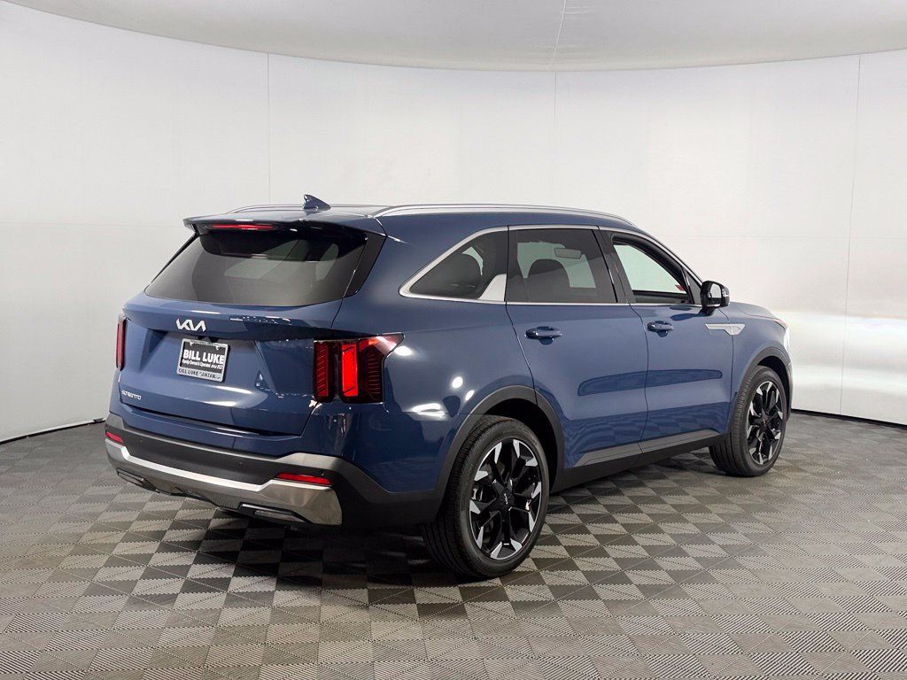 Used 2024 Kia Sorento EX w/ Panoramic Sunroof Package FWD image 6